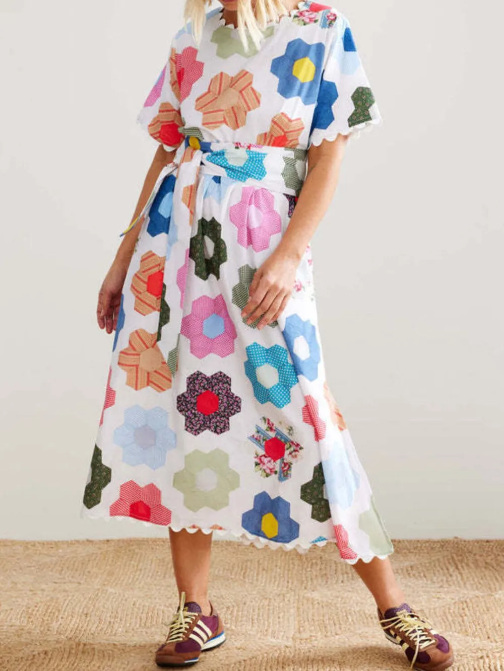 Floral Print Midi Dress with Scalloped Edges, image 3