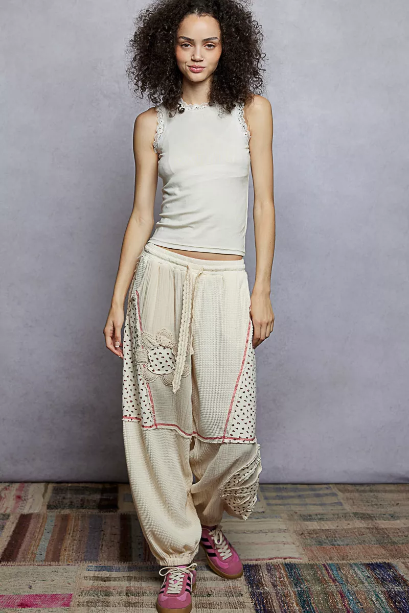 Round Neck Cropped Tank with Lace Trim, image 2