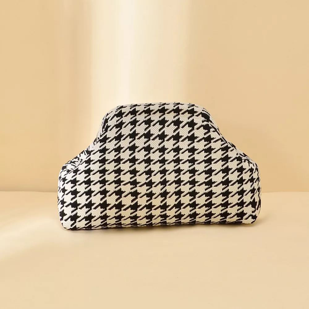 Portable Contrast Knit Clutch, image 9