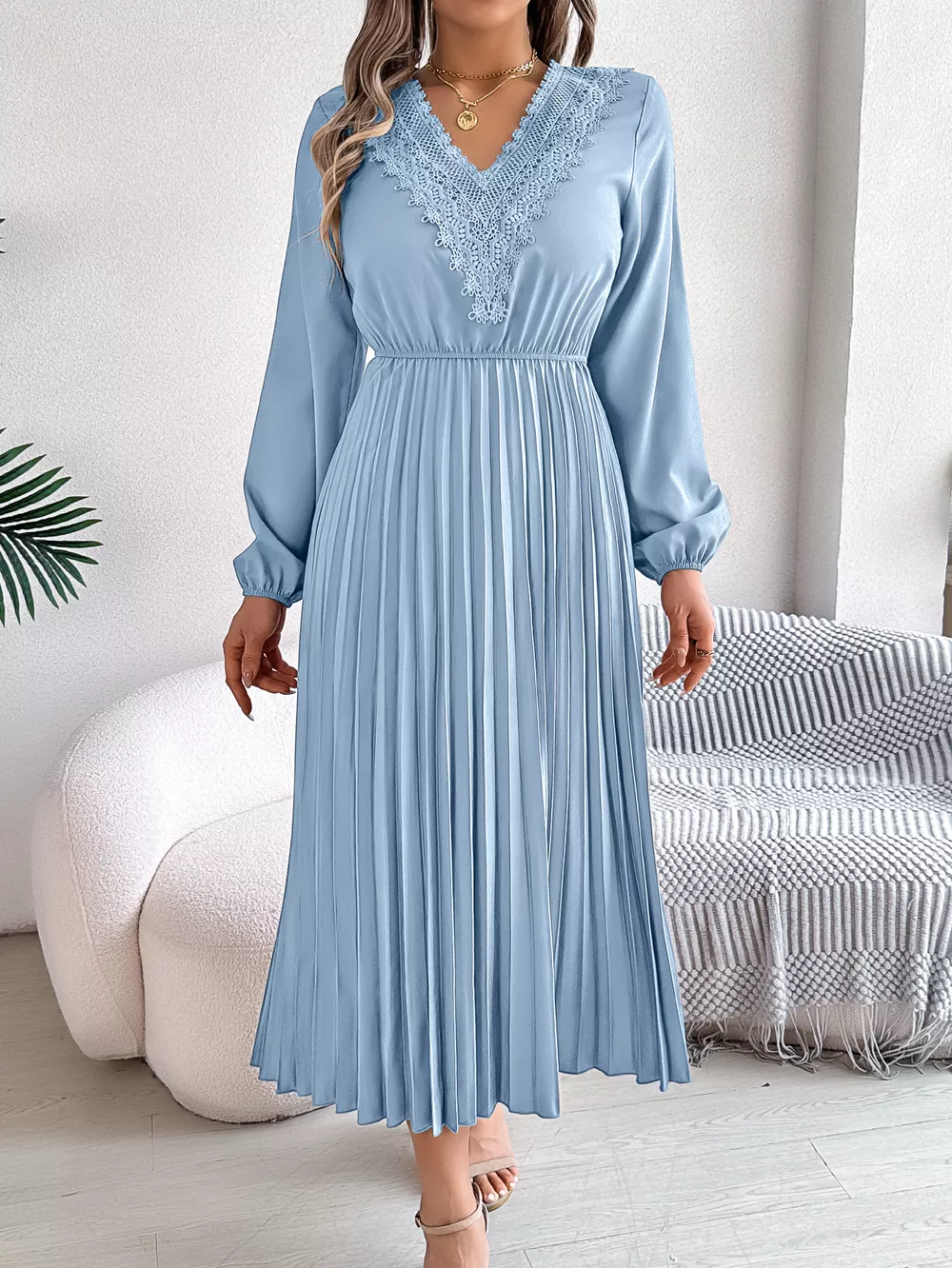 Lace Detail V-Neck Pleated Dress, image 15