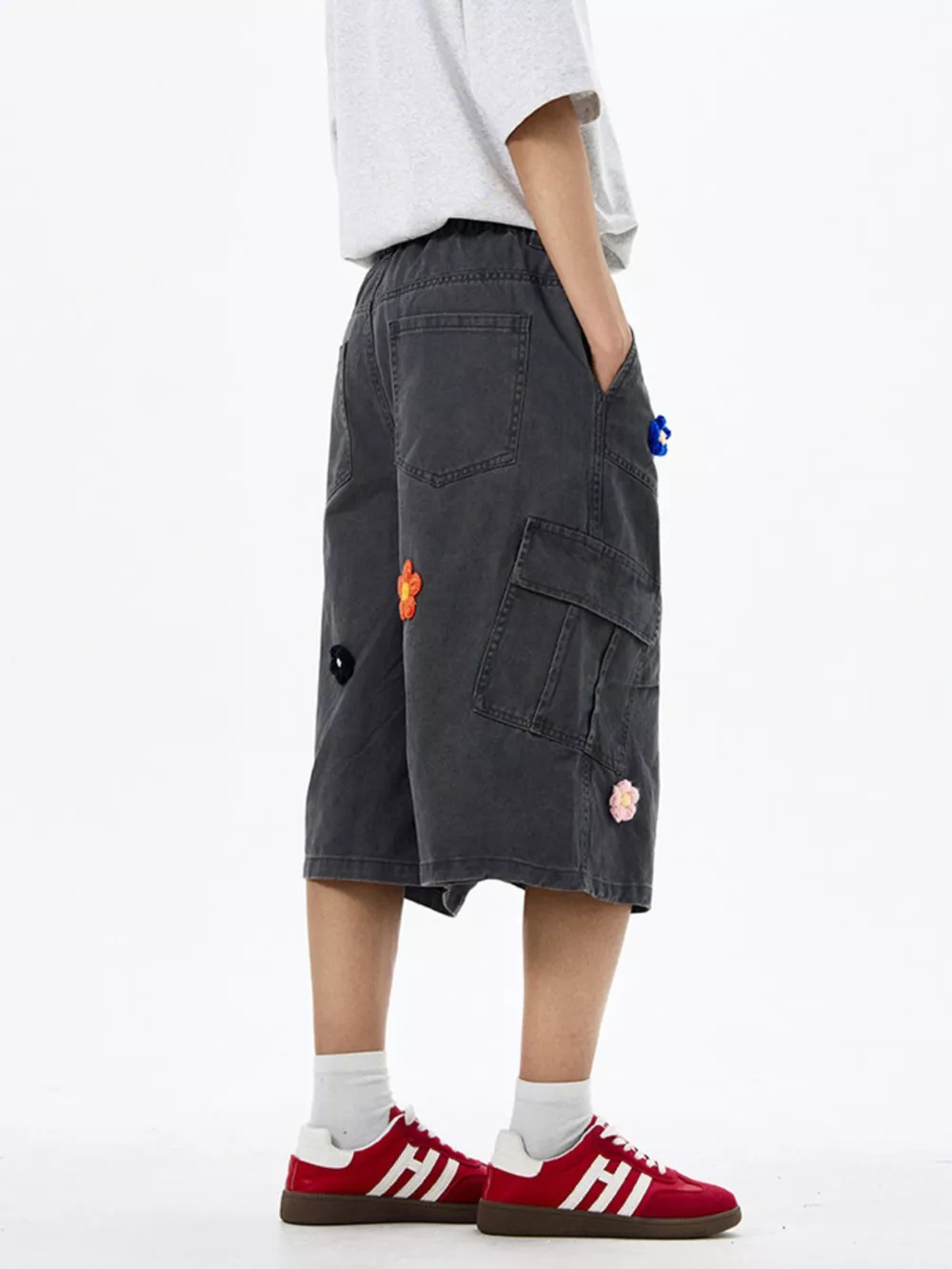 Men's Floral Appliqued Wide-Leg Cargo Shorts, image 6