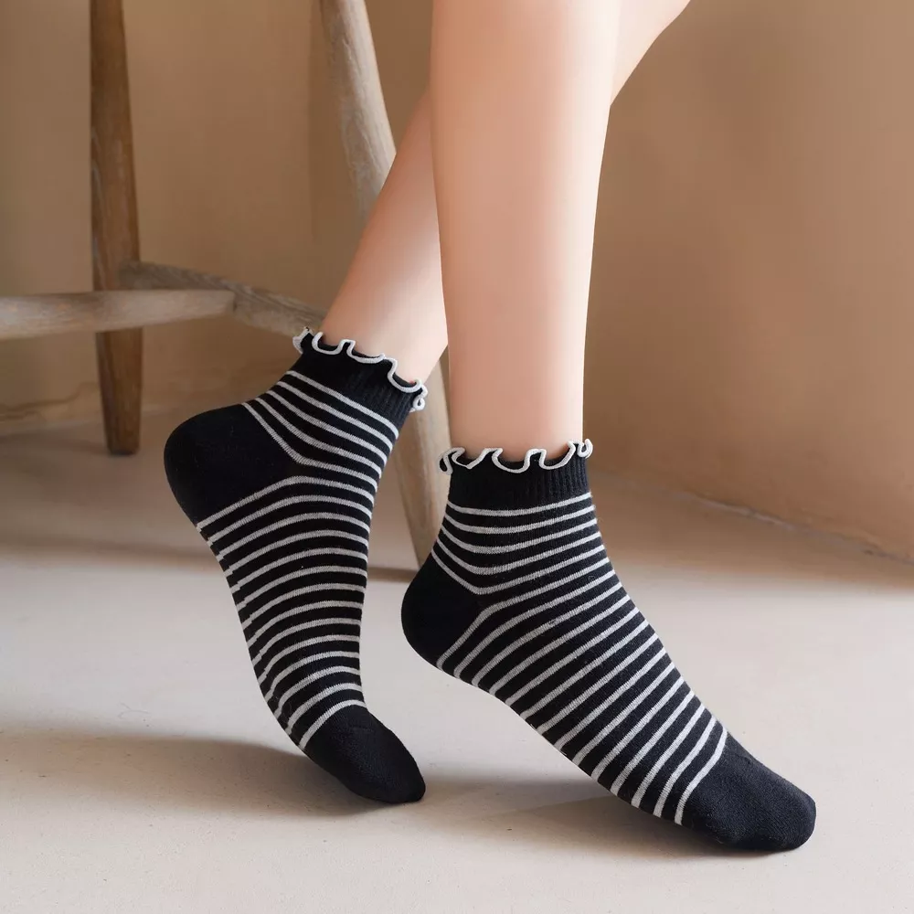 Ruffle Edge Ankle Socks, image 4
