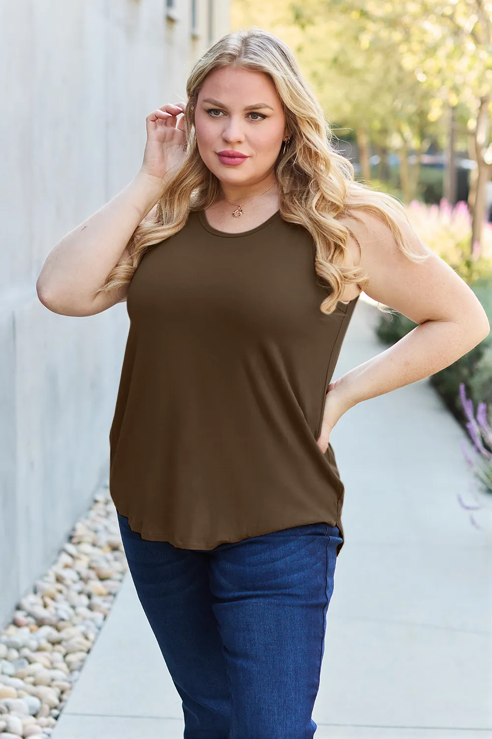 Full Size Round Neck Curved Hem Tank, image 15