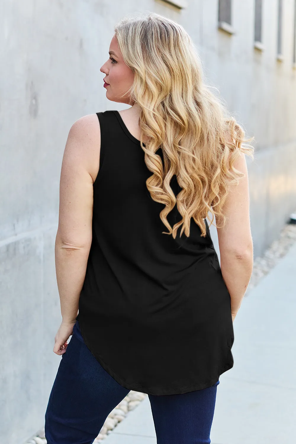 Full Size Round Neck Curved Hem Tank, image 16