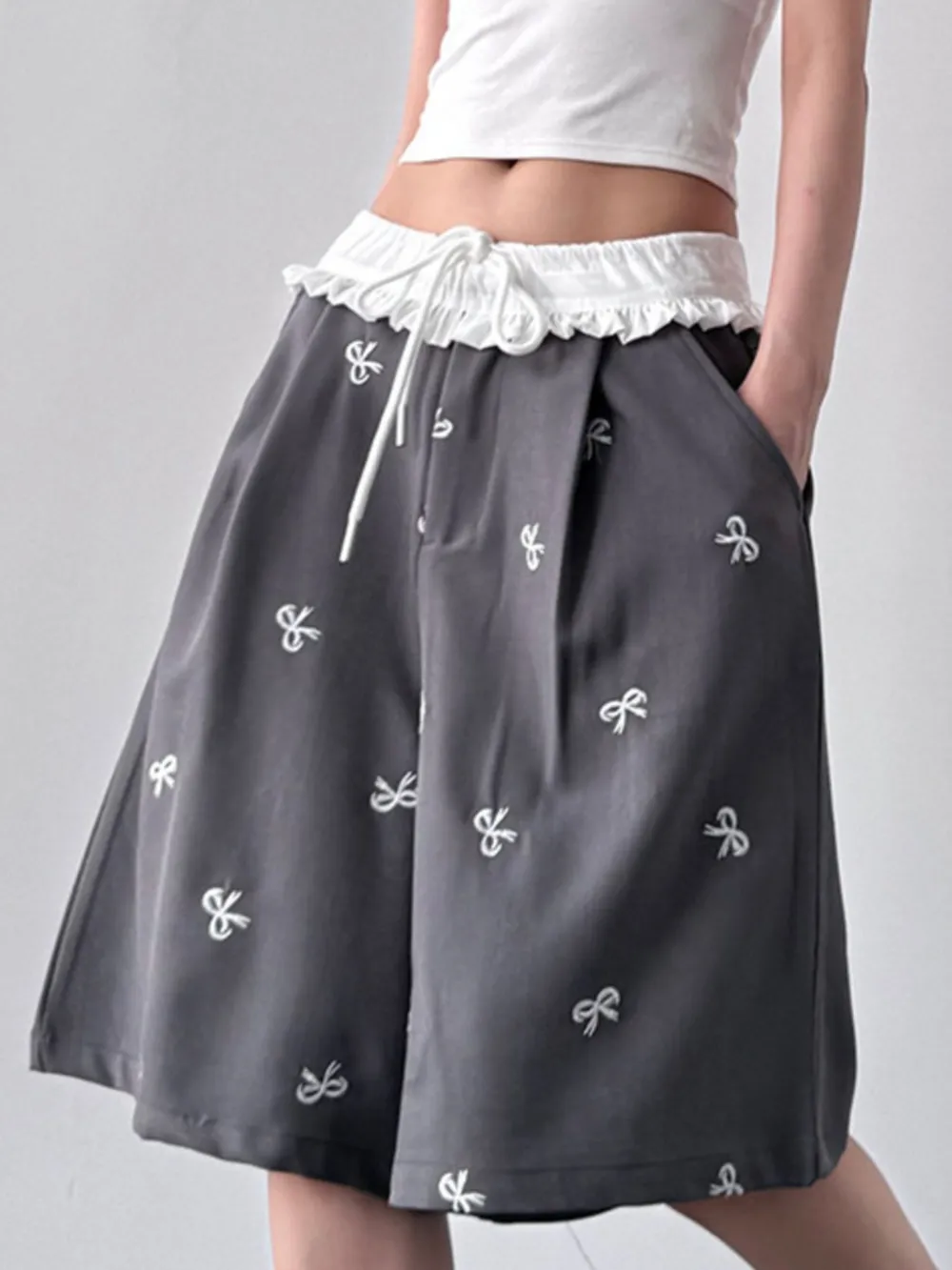 Bow Print Wide Leg Shorts with Contrast Ruffle Waistband, image 4