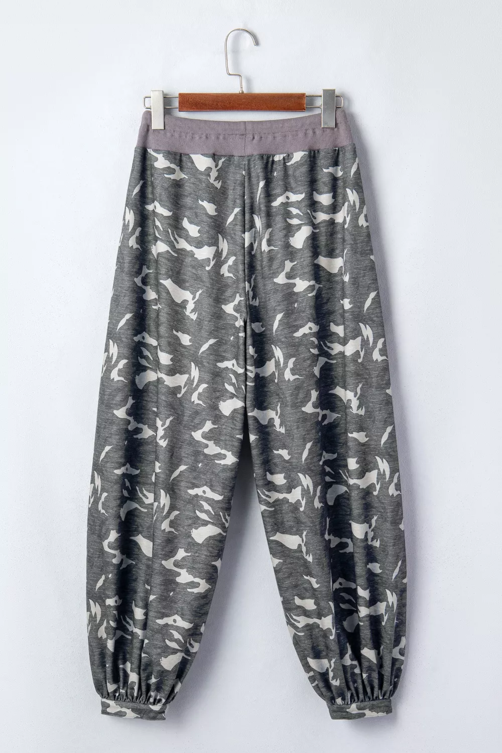 Multicolour Drawstring Contrast Waistband Camouflage Cargo Barrel Pants, image 7