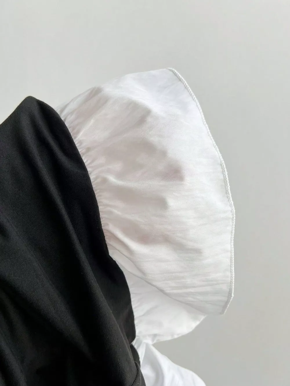 Cold Shoulder Ruched Top, image 3