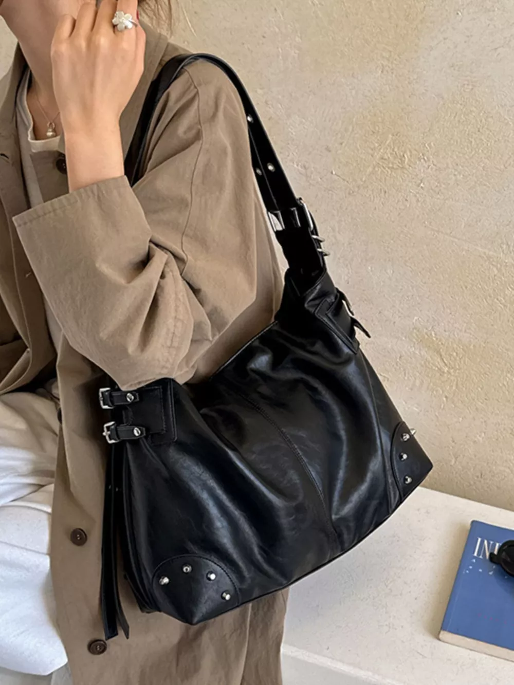 Rivet Decor Shoulder Bag, image 3