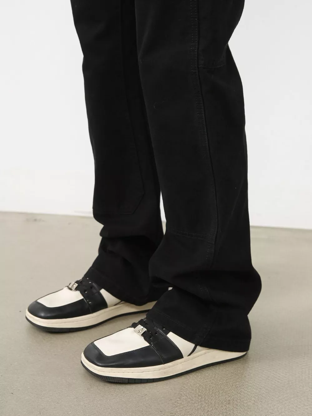 Men's Rivet-Detailed Straight-Leg Jeans, image 4