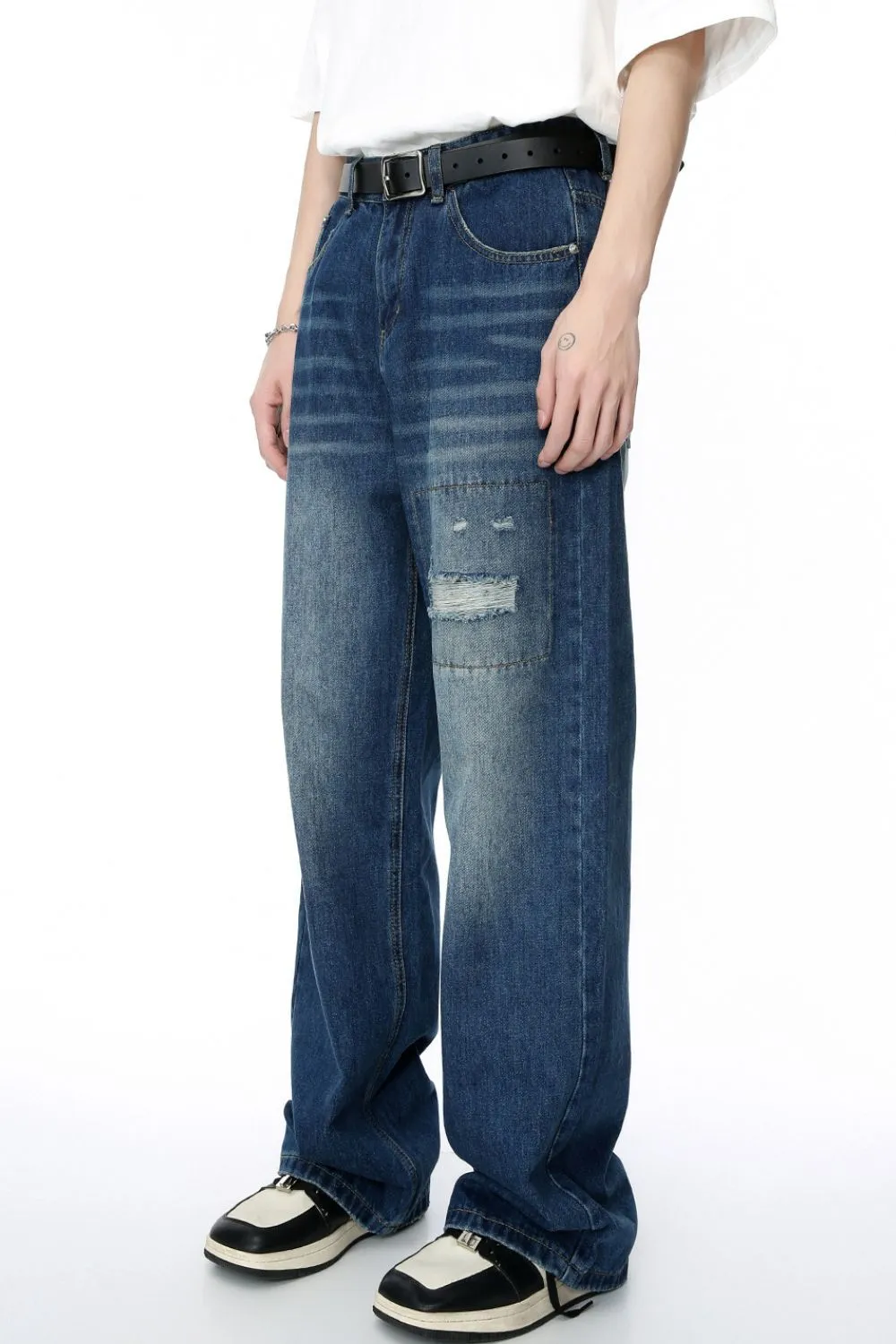 Men's Distressed Applique Straight Jeans, image 3