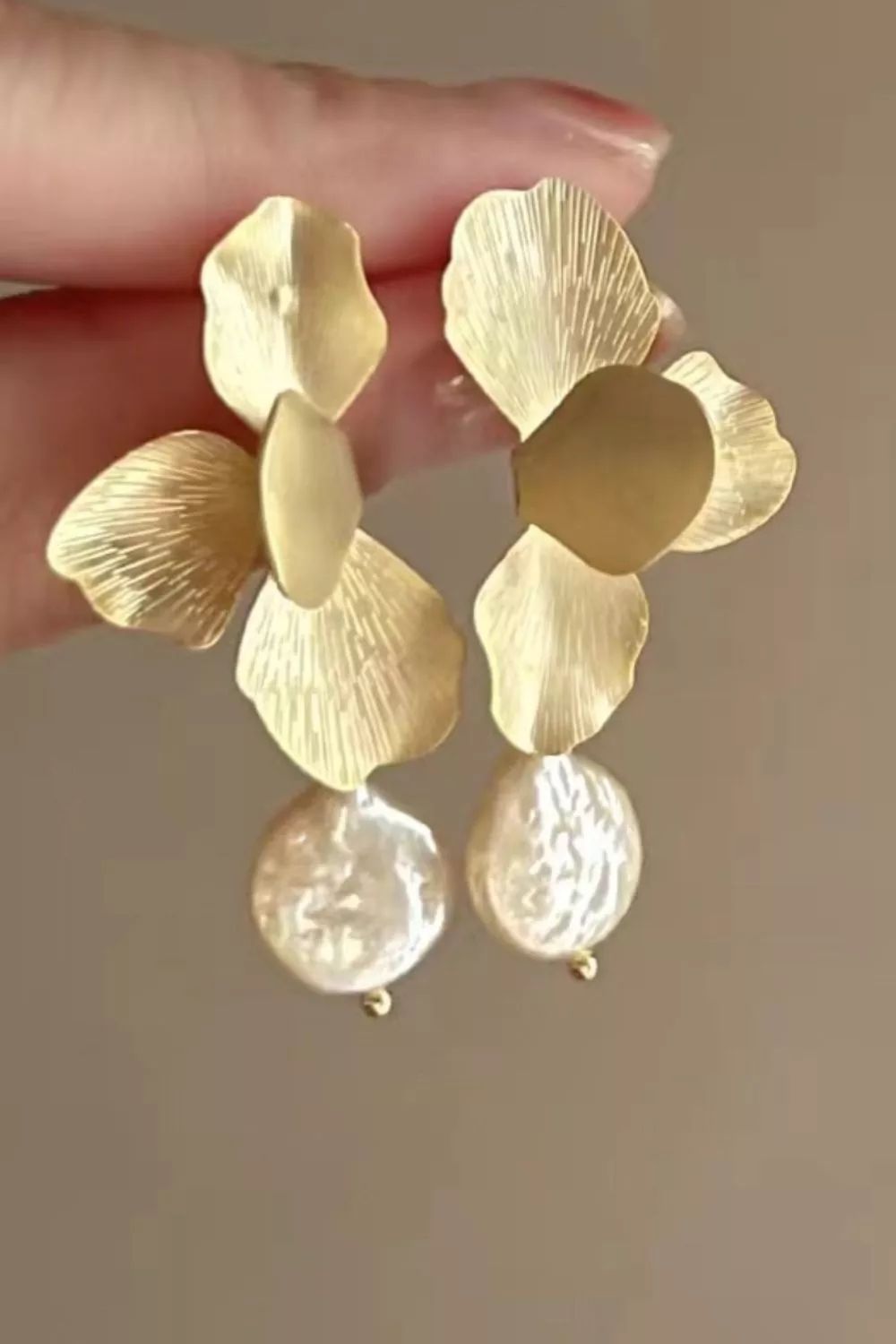 Geometric Circle Drop Earrings, image 3