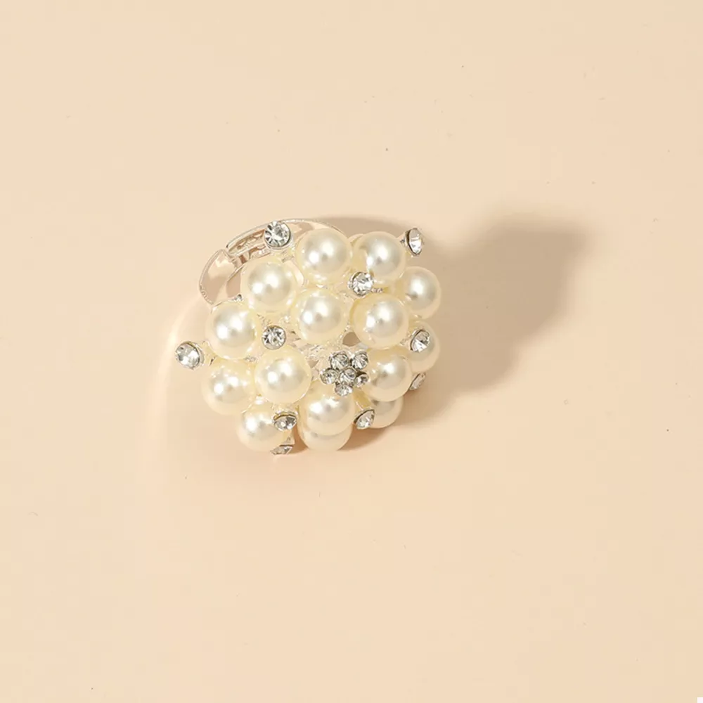 Pearl Cluster Ring, image 9
