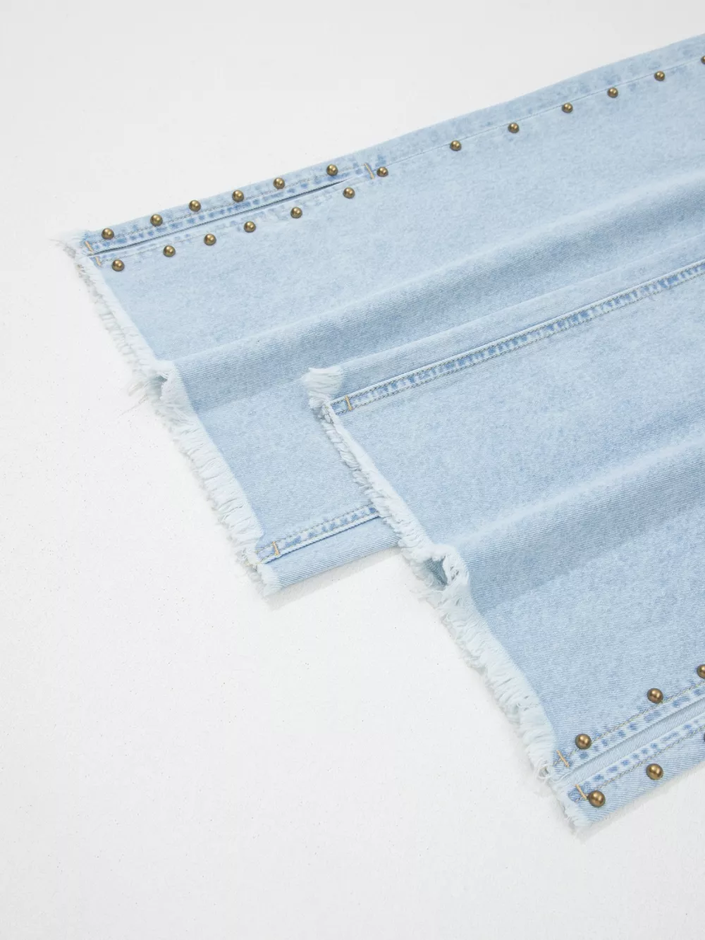 Studded Side Slit Leg Frayed Pocketed Wide Leg Jeans, image 9