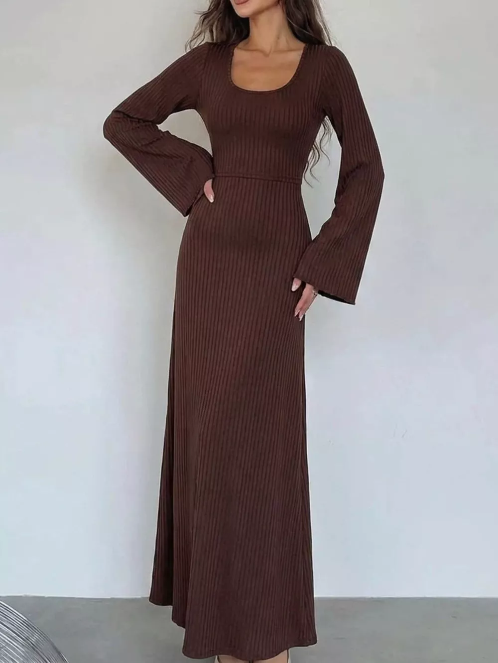 Elegant Ribbed Knit Long Sleeve Maxi Dress