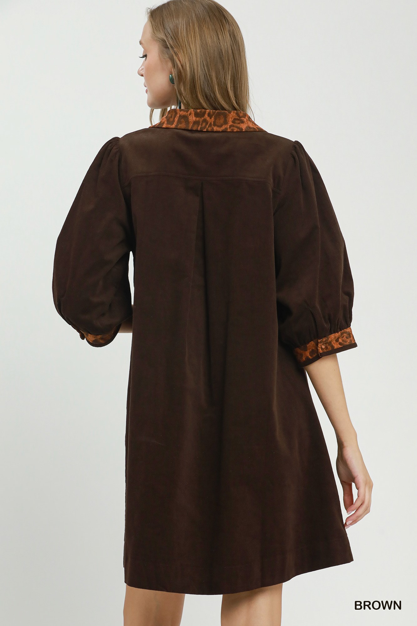 V-Neck Shift Dress with Contrast Trim, image 3
