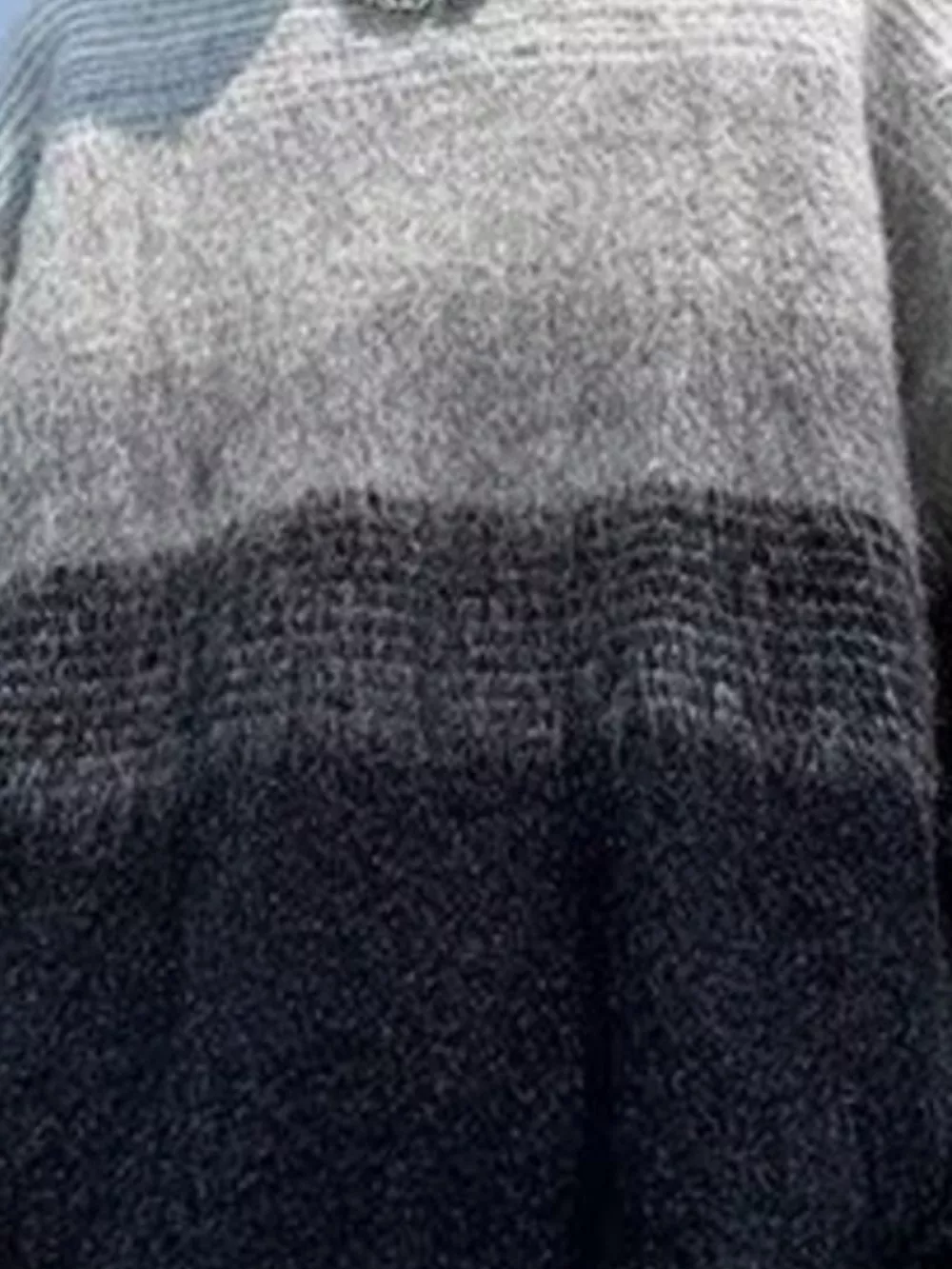 Men's Gradient Color Block Fuzzy Knit Pullover, image 3
