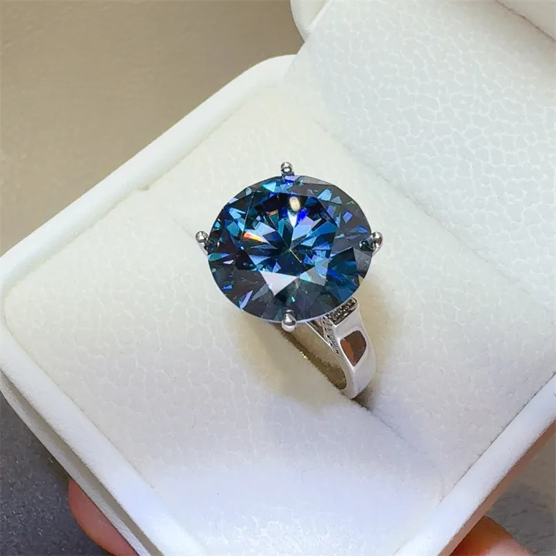 10 Carat 925 Sterling Silver Moissanite Ring, image 4