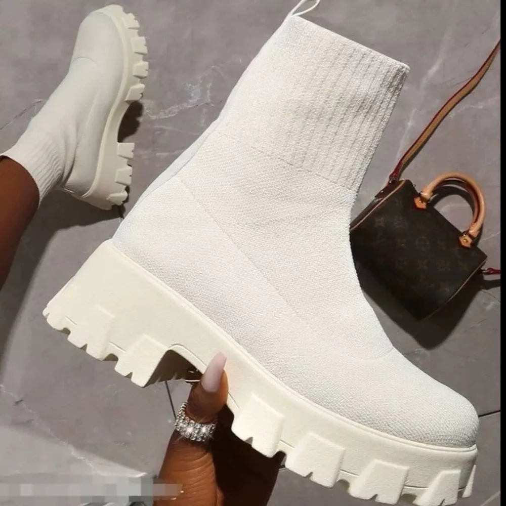 Round Toe Block Heels Boots, image 4