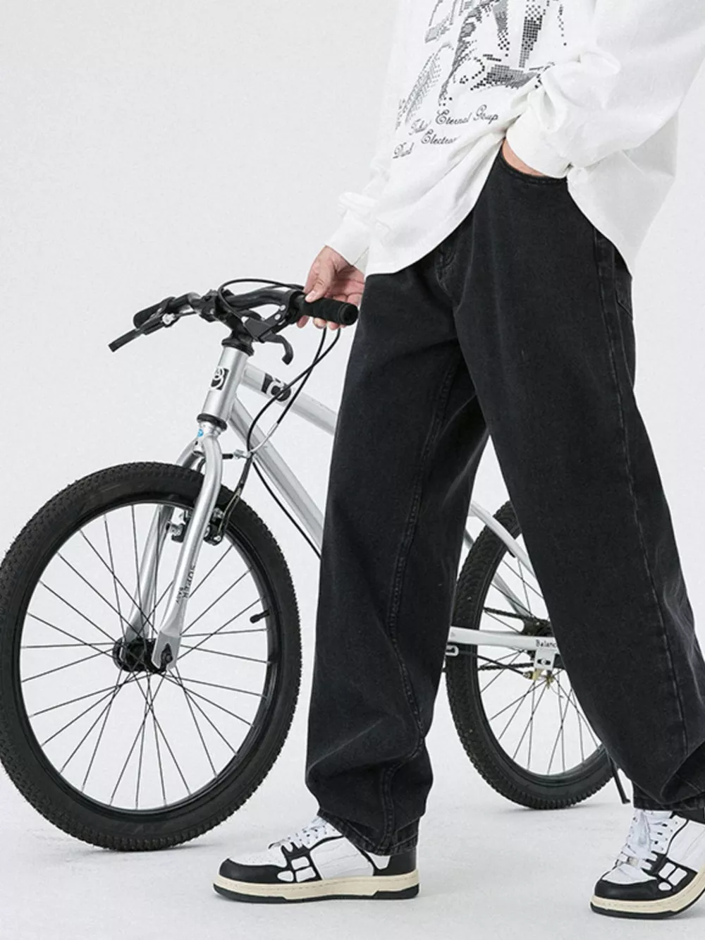 Men's Pocketed Wide Leg Jeans, image 4