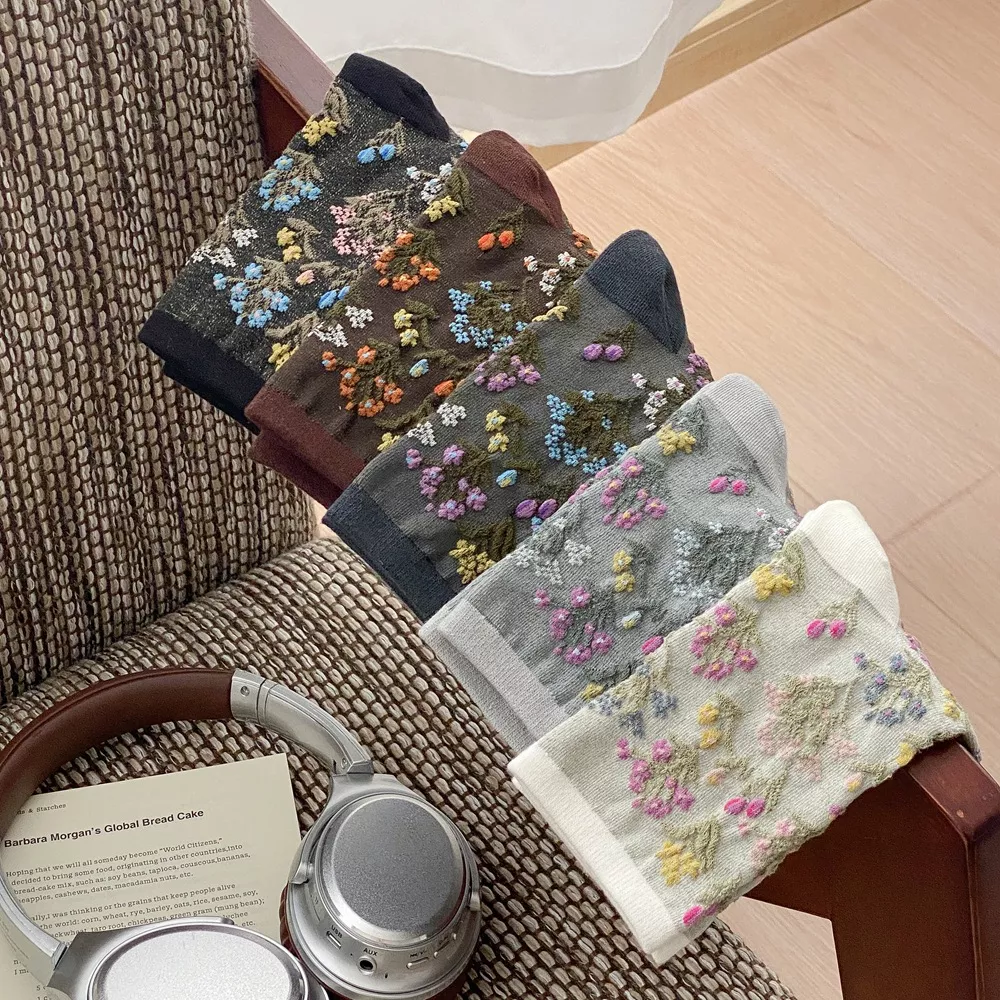 5 Pair Vintage Floral Embroidered Crew Socks
