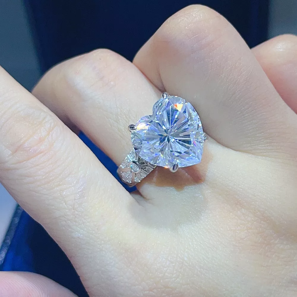 10 Carat 925 Sterling Silver Moissanite Ring, image 3