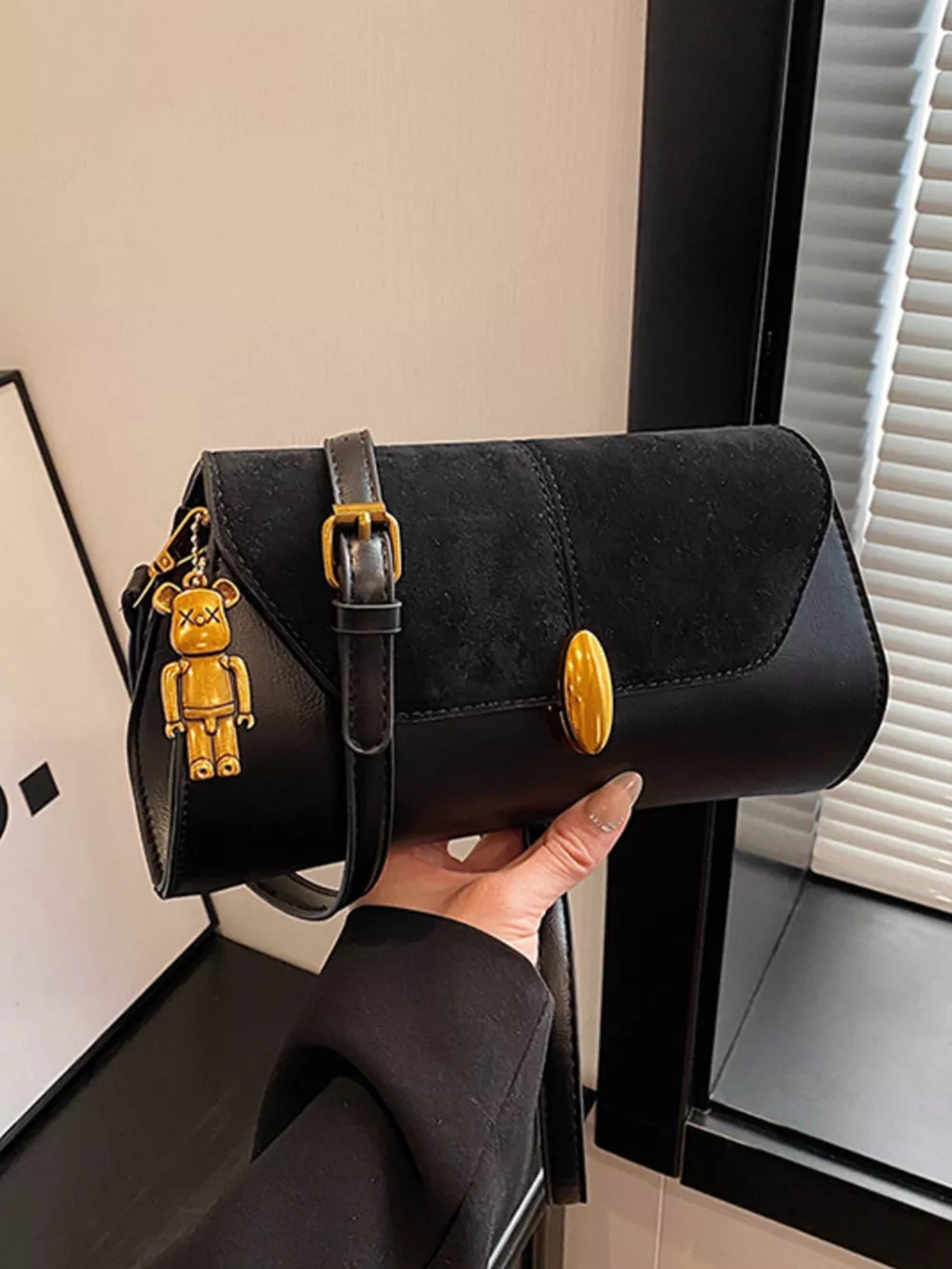 Adjustable Strap Flap Crossbody Bag, image 3