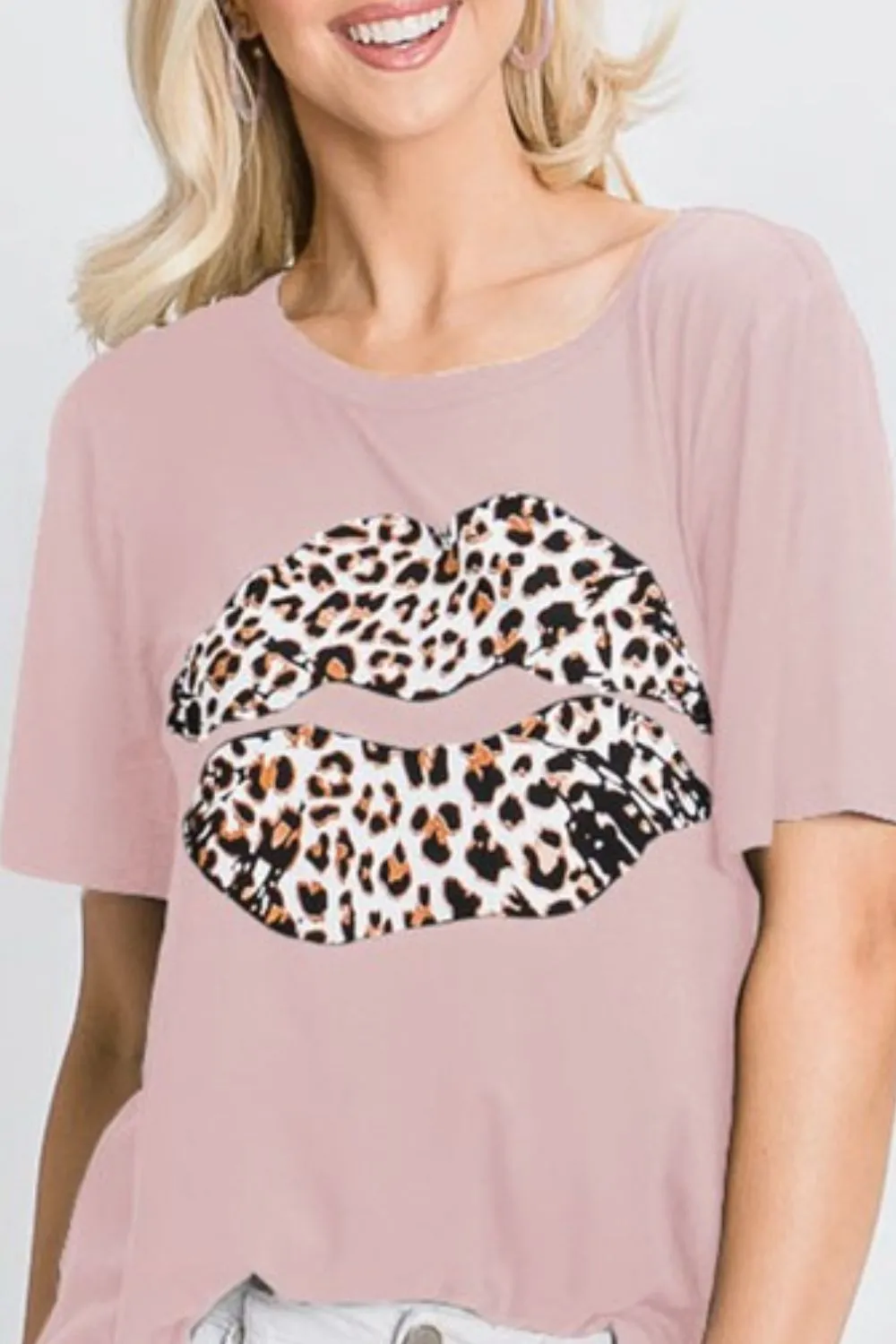 Full Size Leopard Lip Round Neck Short Sleeve T-Shirt Plus Size, image 2