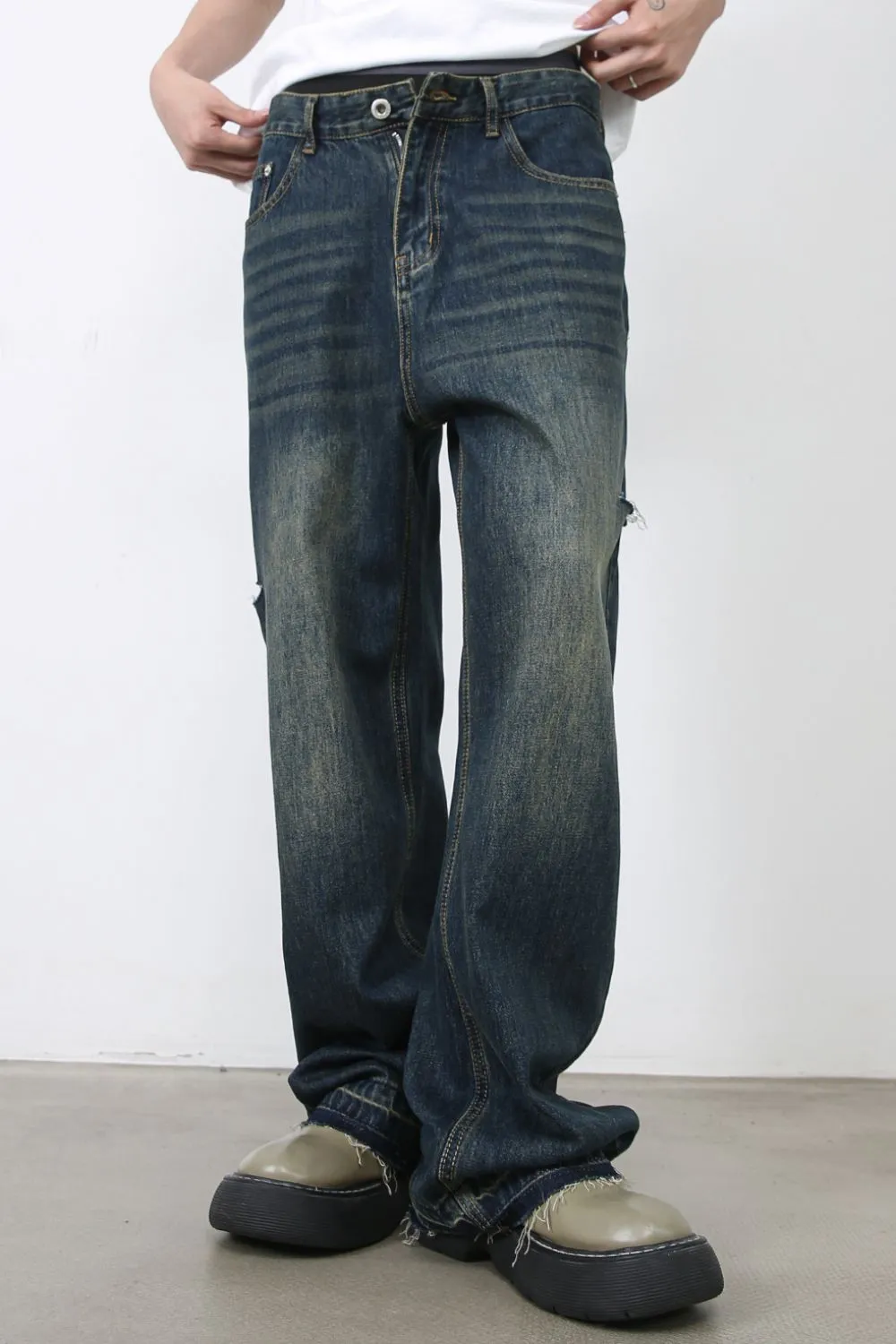 Men's Raw Hem Distressed Jeans with Pockets, image 3
