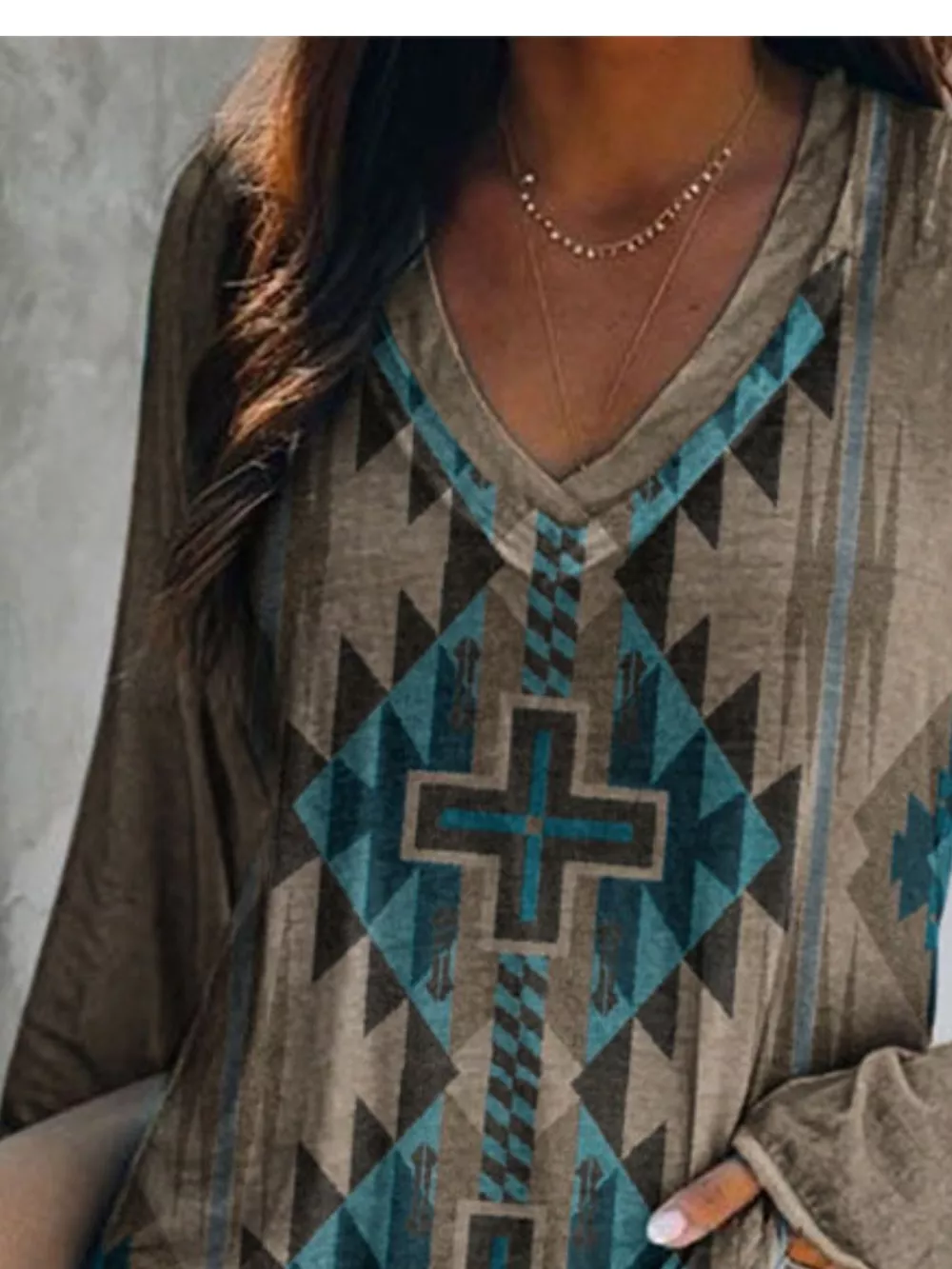 Full Size Geometric V-Neck Long Sleeve T-Shirt Plus Size, image 6