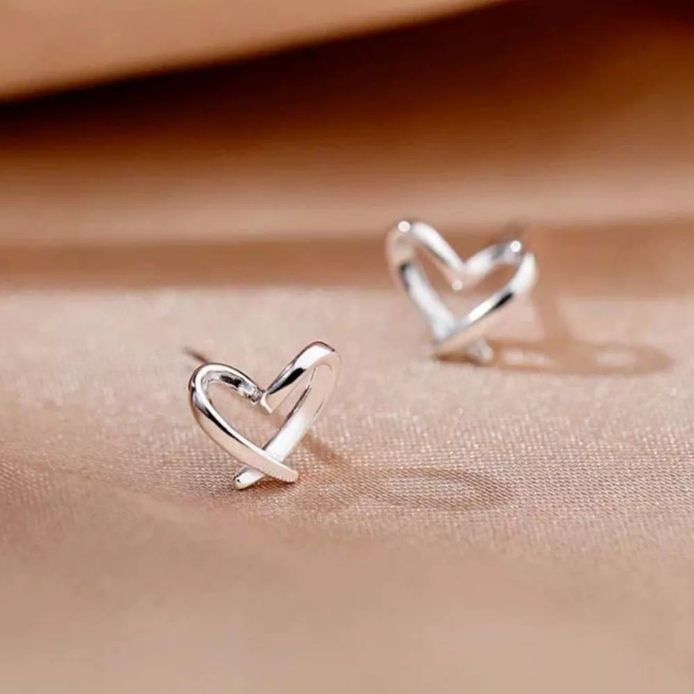 Heart-Shaped Stud Earrings, image 2