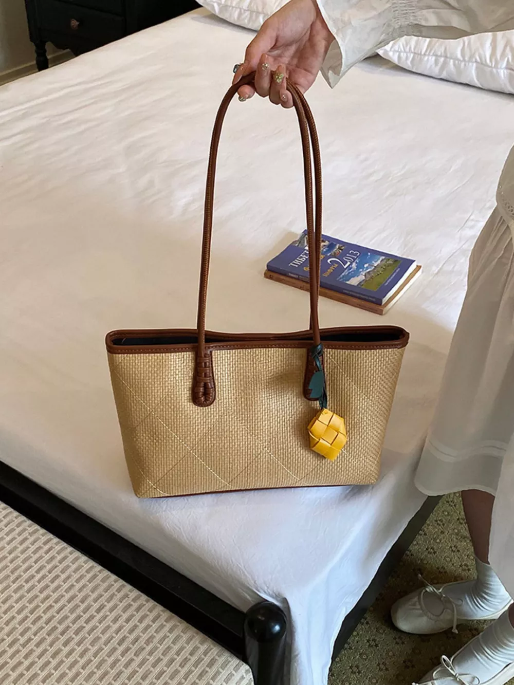 Contrast Trim Shoulder Bag, image 4