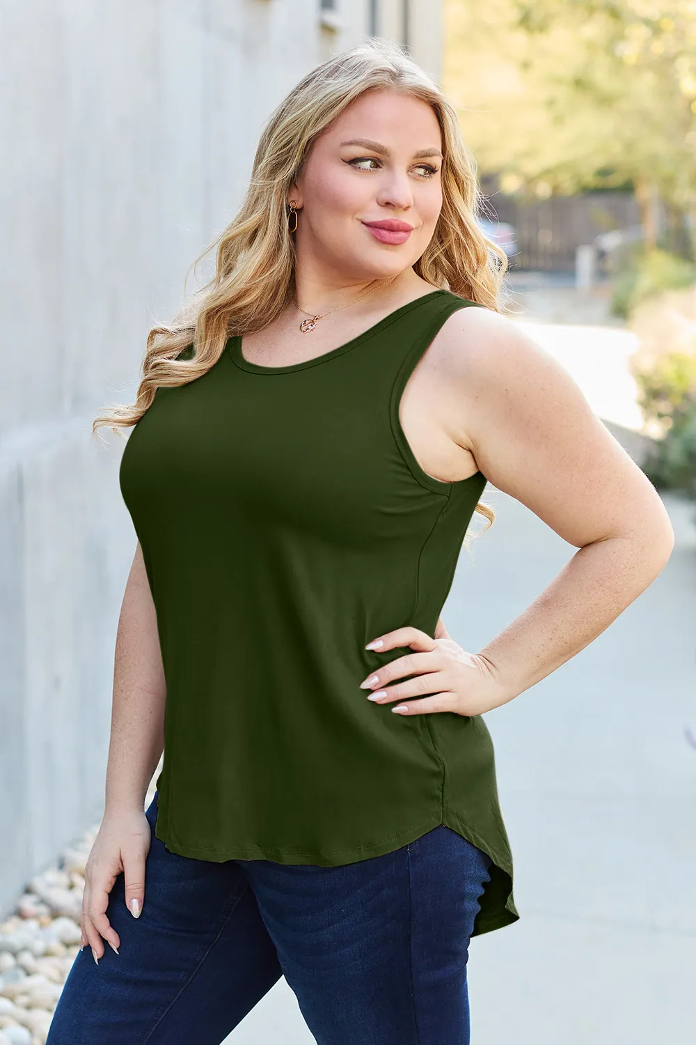 Full Size Round Neck Curved Hem Tank, image 20