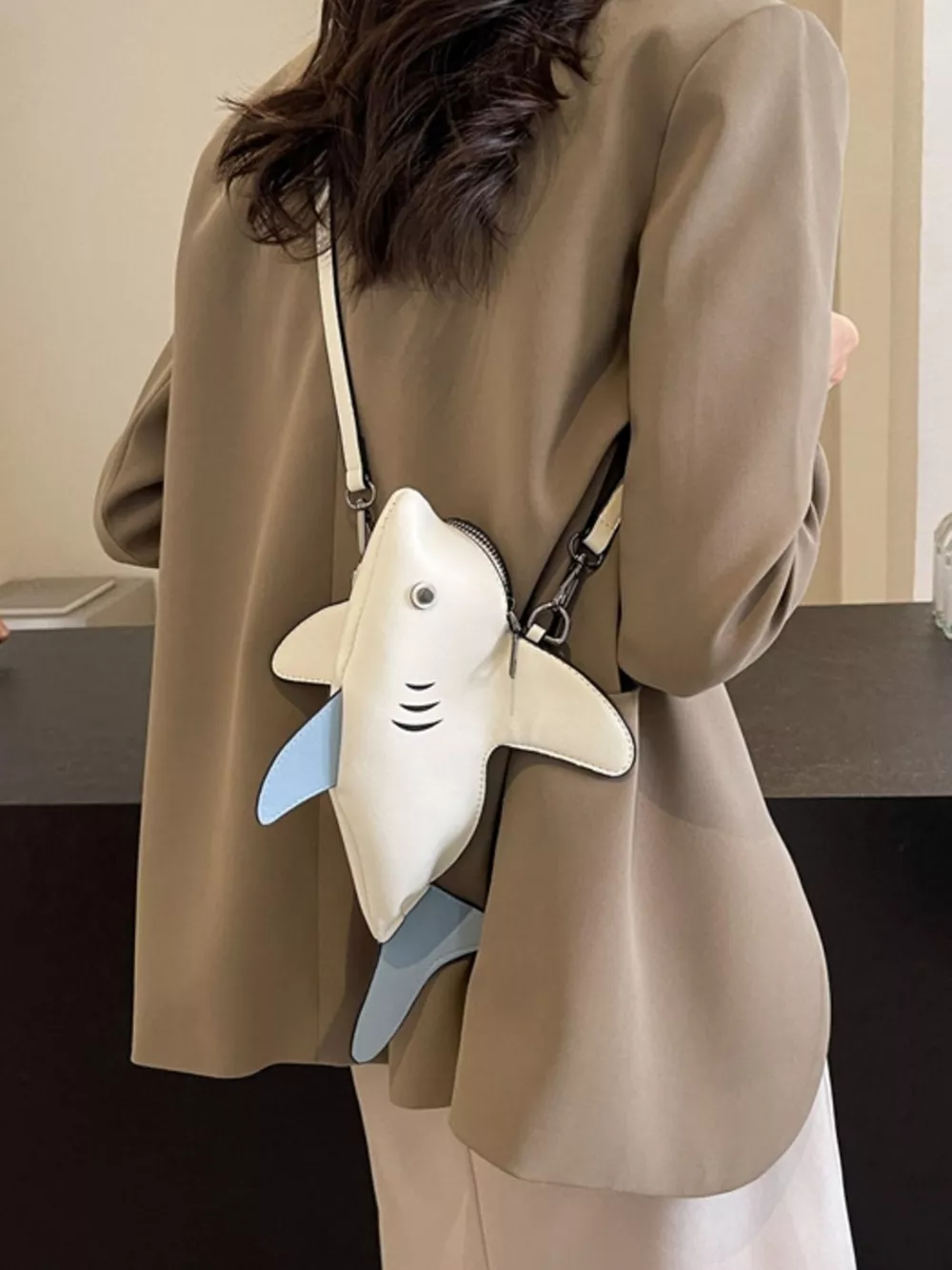 Shark Design Crossbody Bag, image 3
