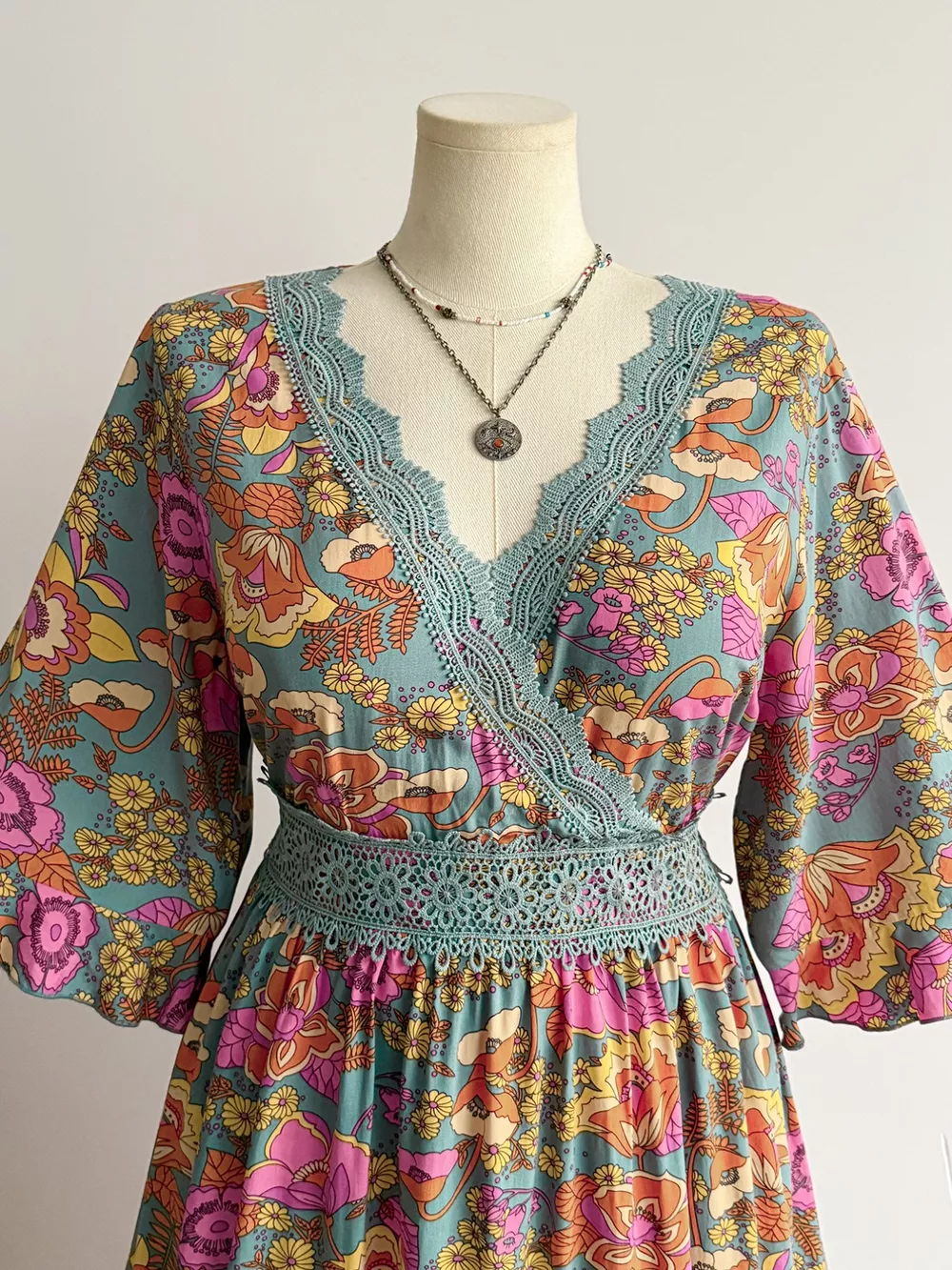 Plus Size Lace Detail Floral Surplice Dress, image 3