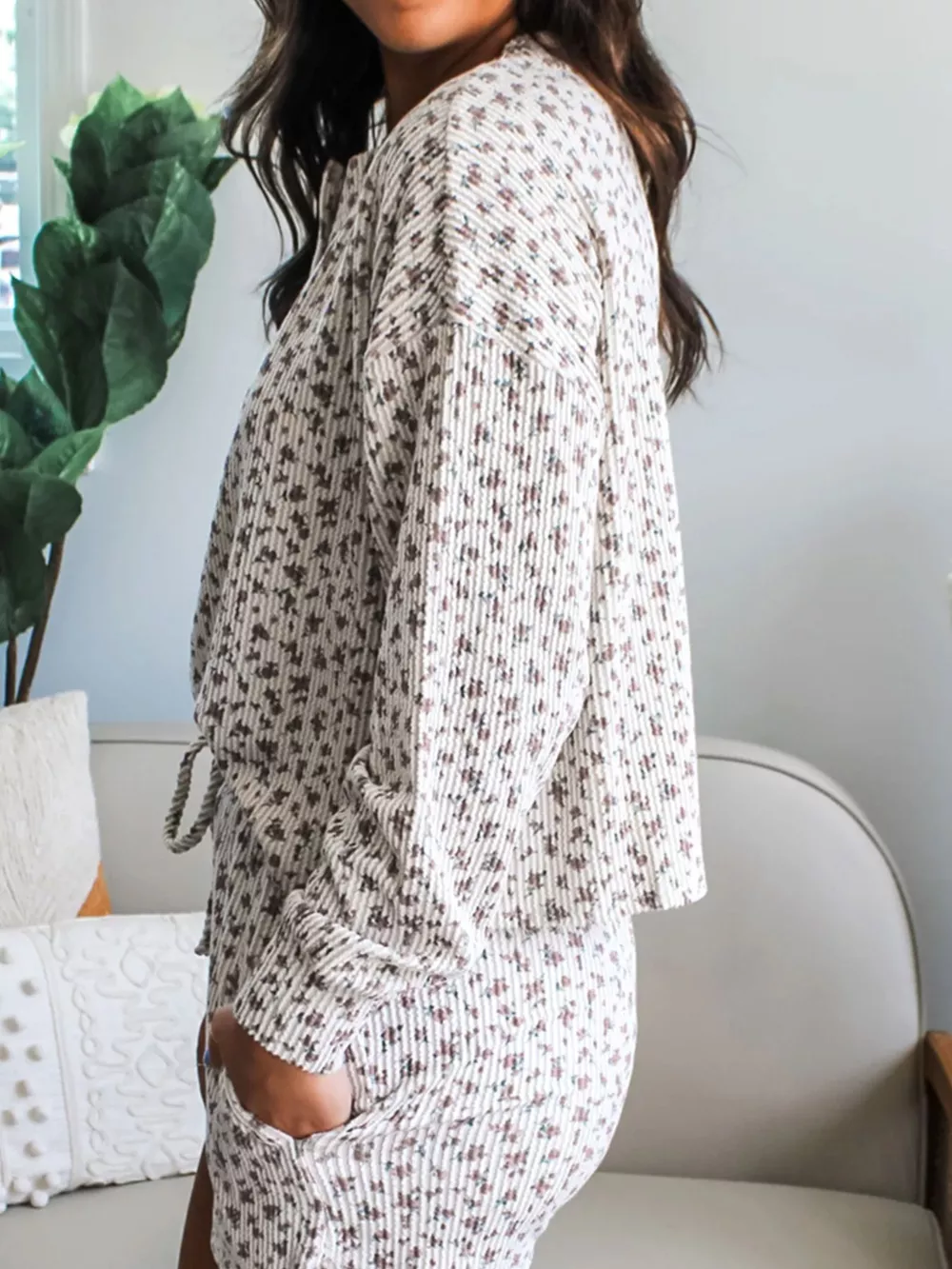Spiral Ribbed Floral Print Long Sleeve Henley Top Drawstring Short Set, image 2