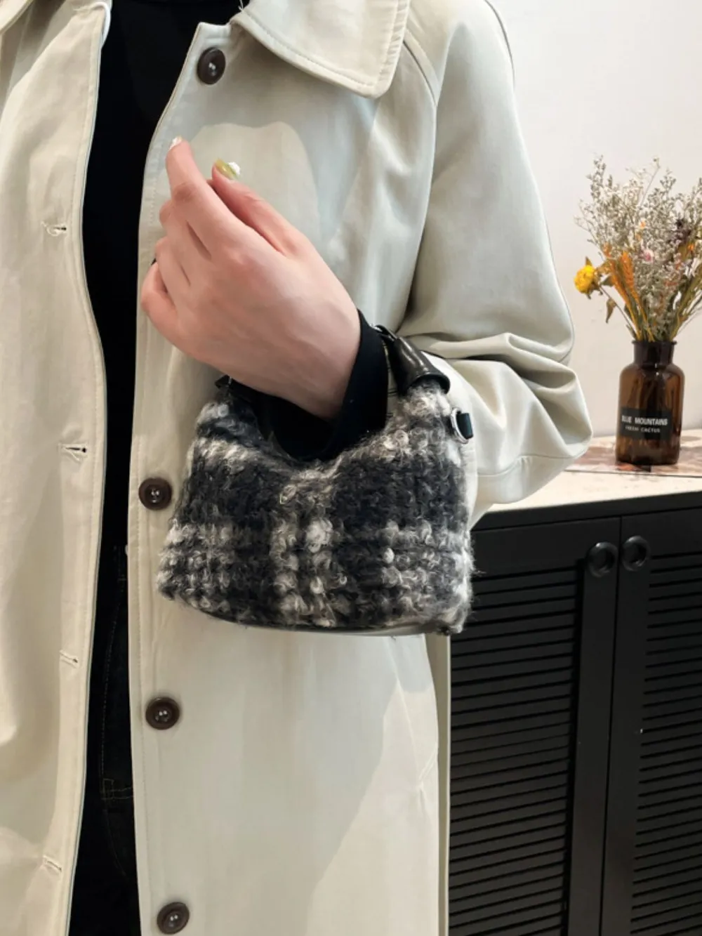 Fuzzy Polyester Mini Handbag with Zipper, image 8