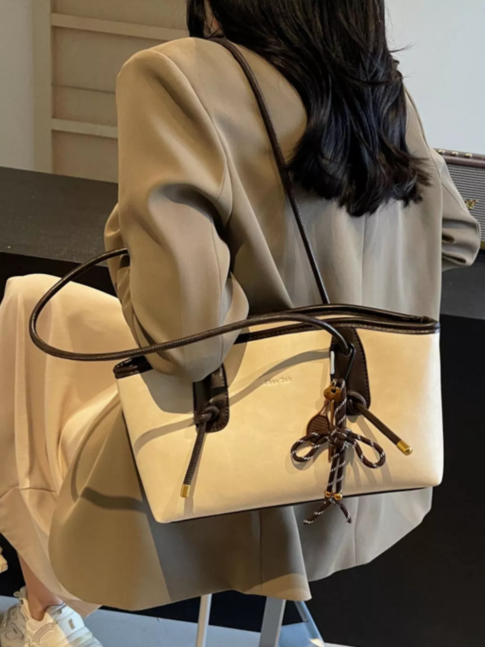 Two-Tone Shoulder Bag, image 4