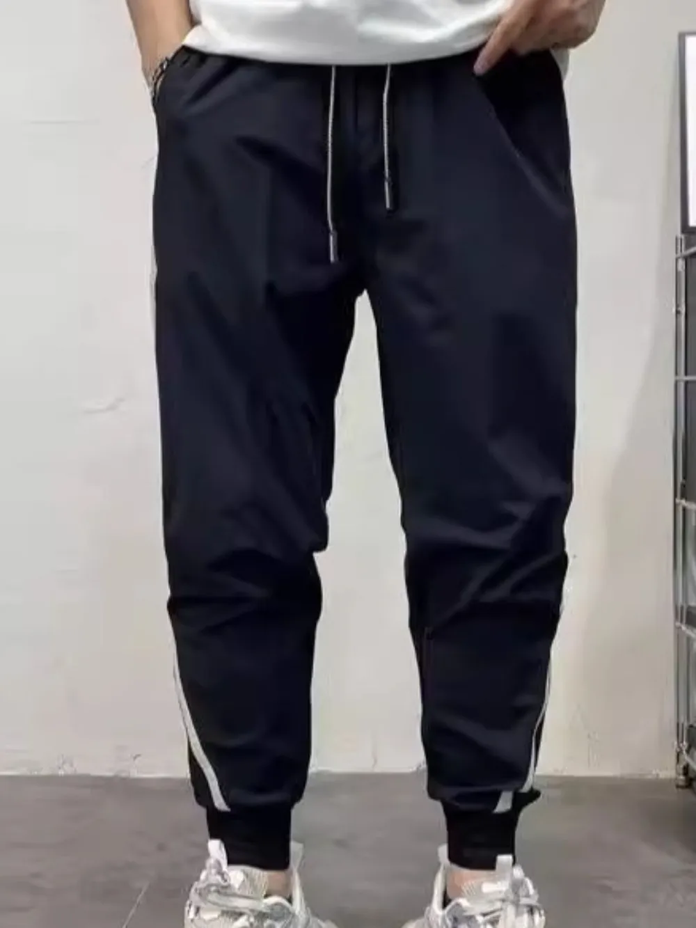 Men's Plus Size Drawstring Contrast Joggers, image 4