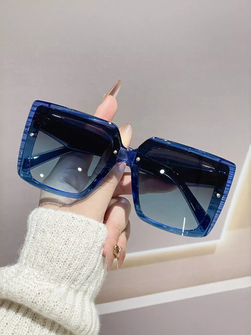 Oversized Gradient Square Sunglasses, image 3