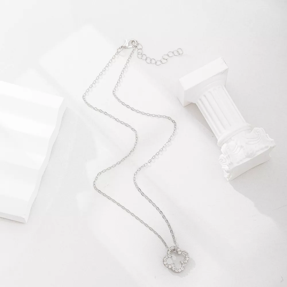 Clover Pendant Necklace, image 2