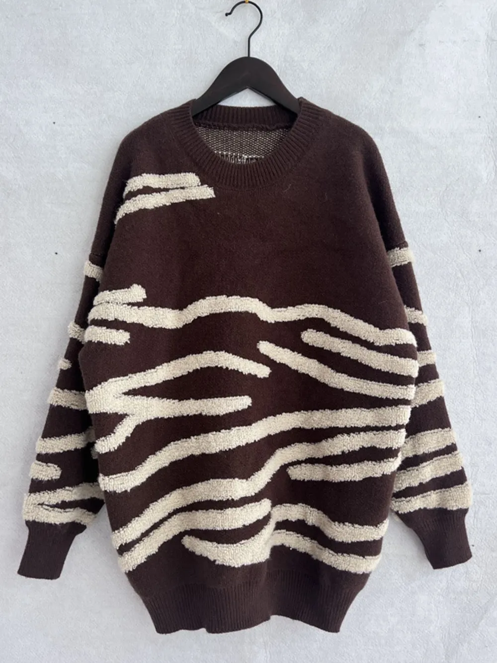Contrast Round Neck Long Sleeve Sweater, image 11