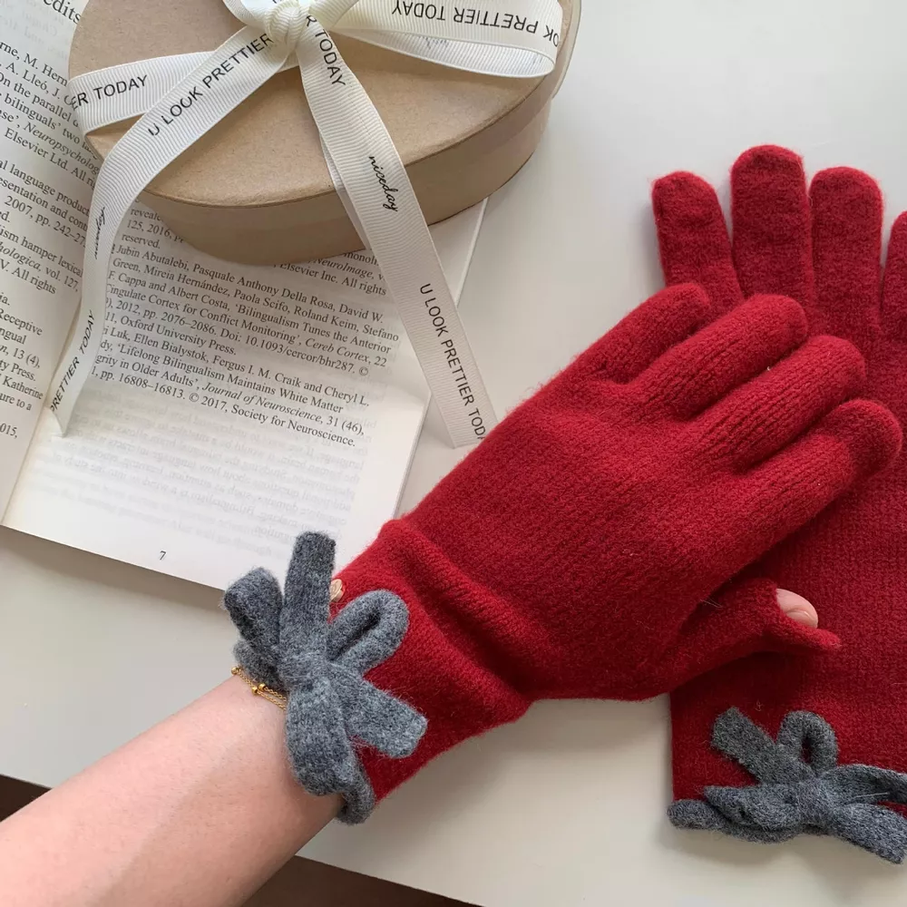 Bow-Decorated Knit Gloves, image 5
