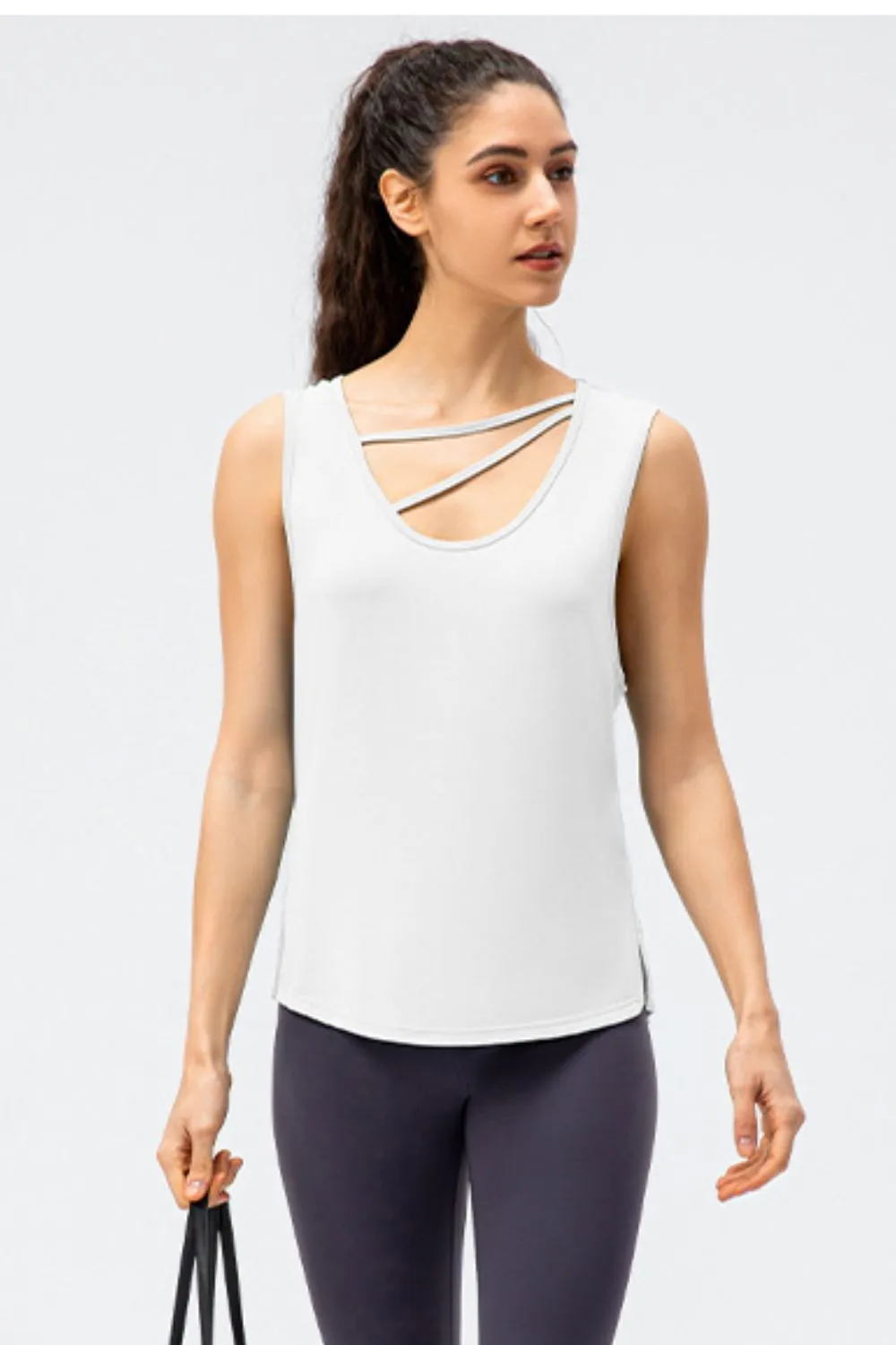 Cutout Reversible Active Tank, image 8
