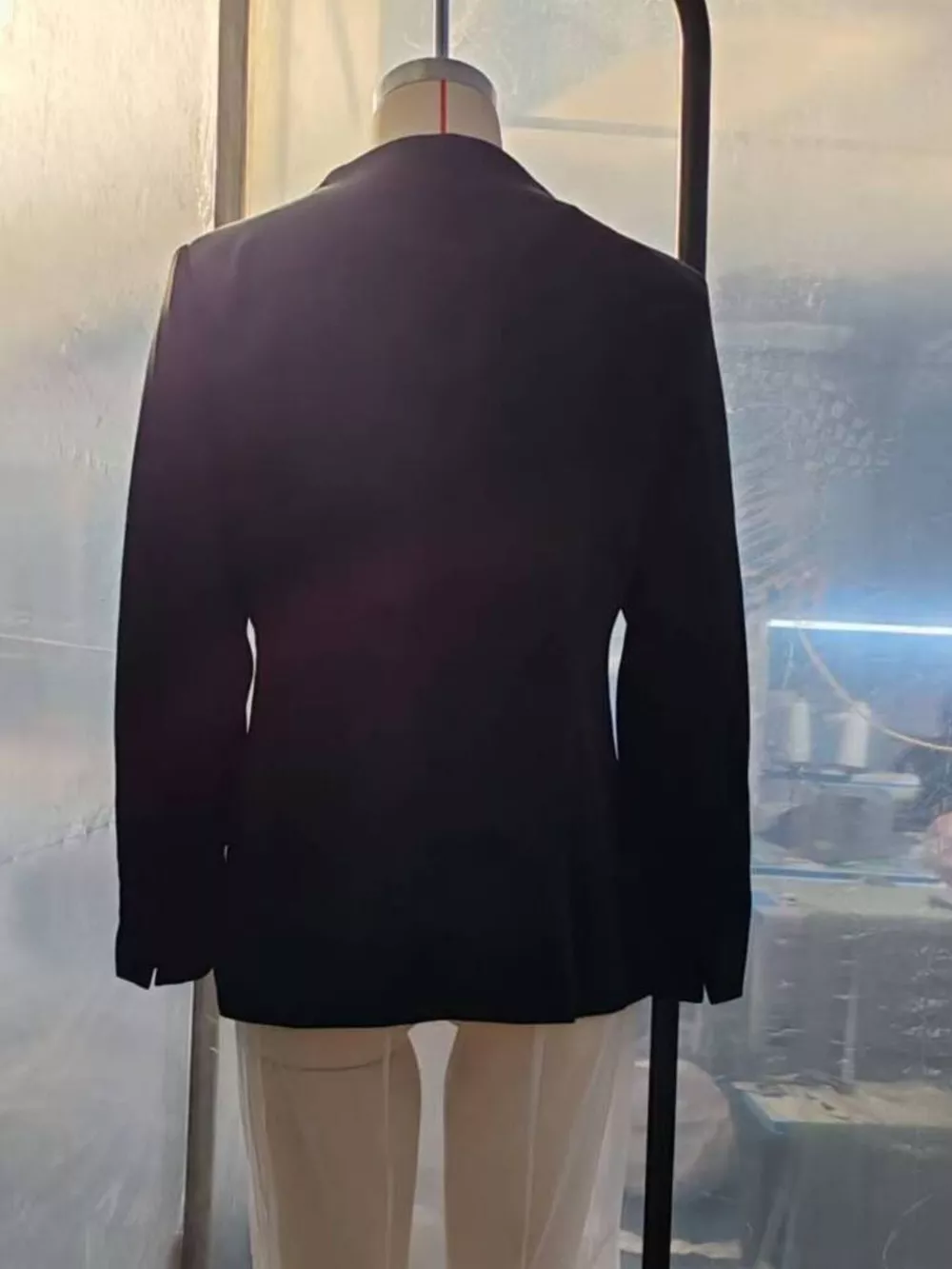 Slim-Fit Structured Waist Blazer, image 10