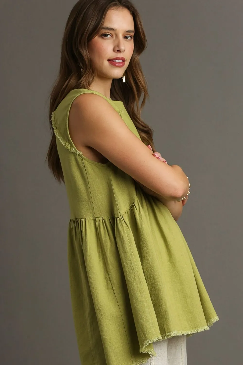 Full Size Raw Hem Linen Round Neck Sleeveless Top Plus Size, image 2