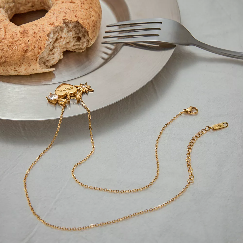 18K Gold-Plated 'Mom' Heart Necklace, image 9