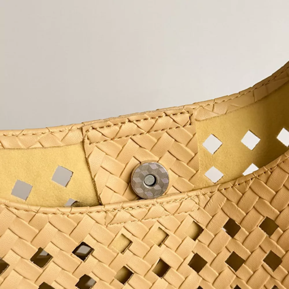 Cutout Shoulder Bag, image 11
