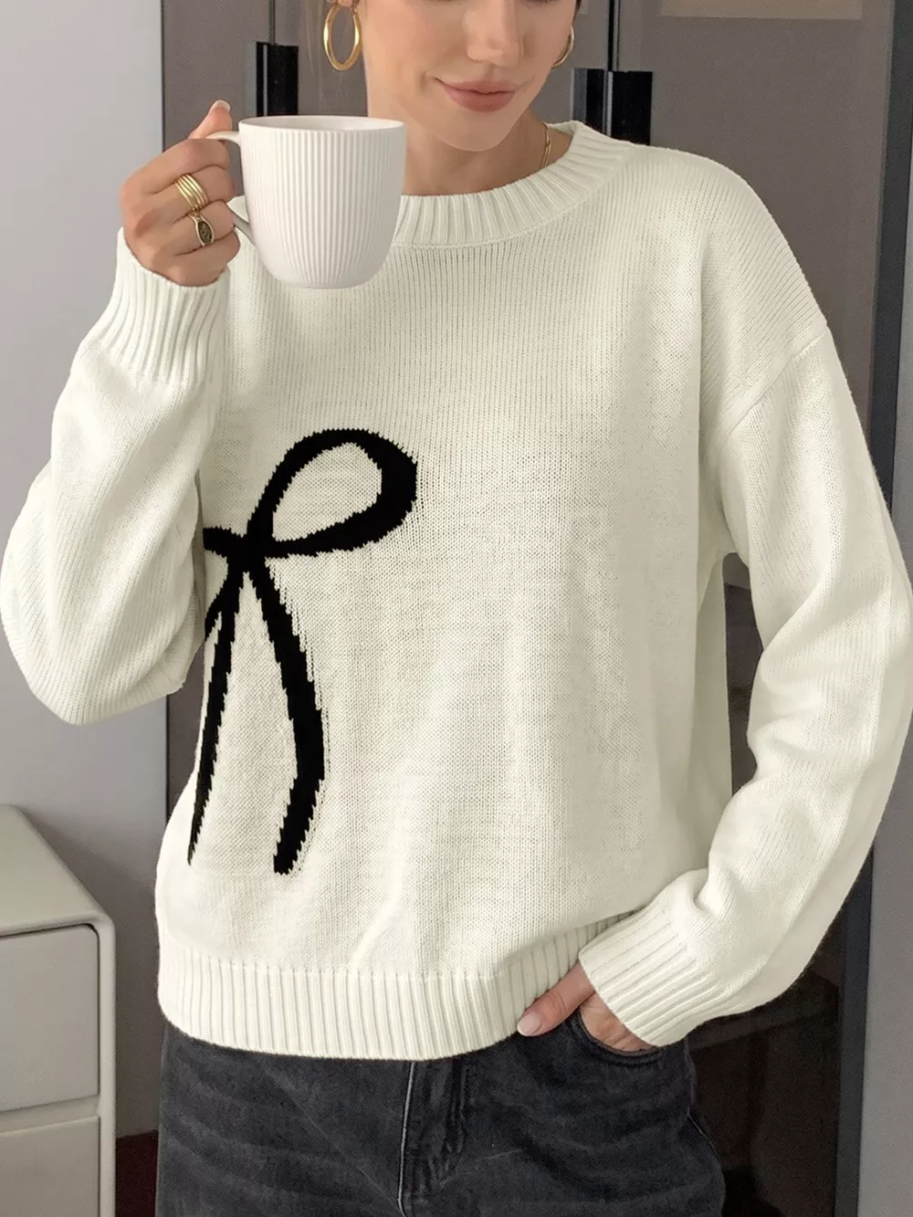 Bow Graphic Round Neck Sweater, image 3