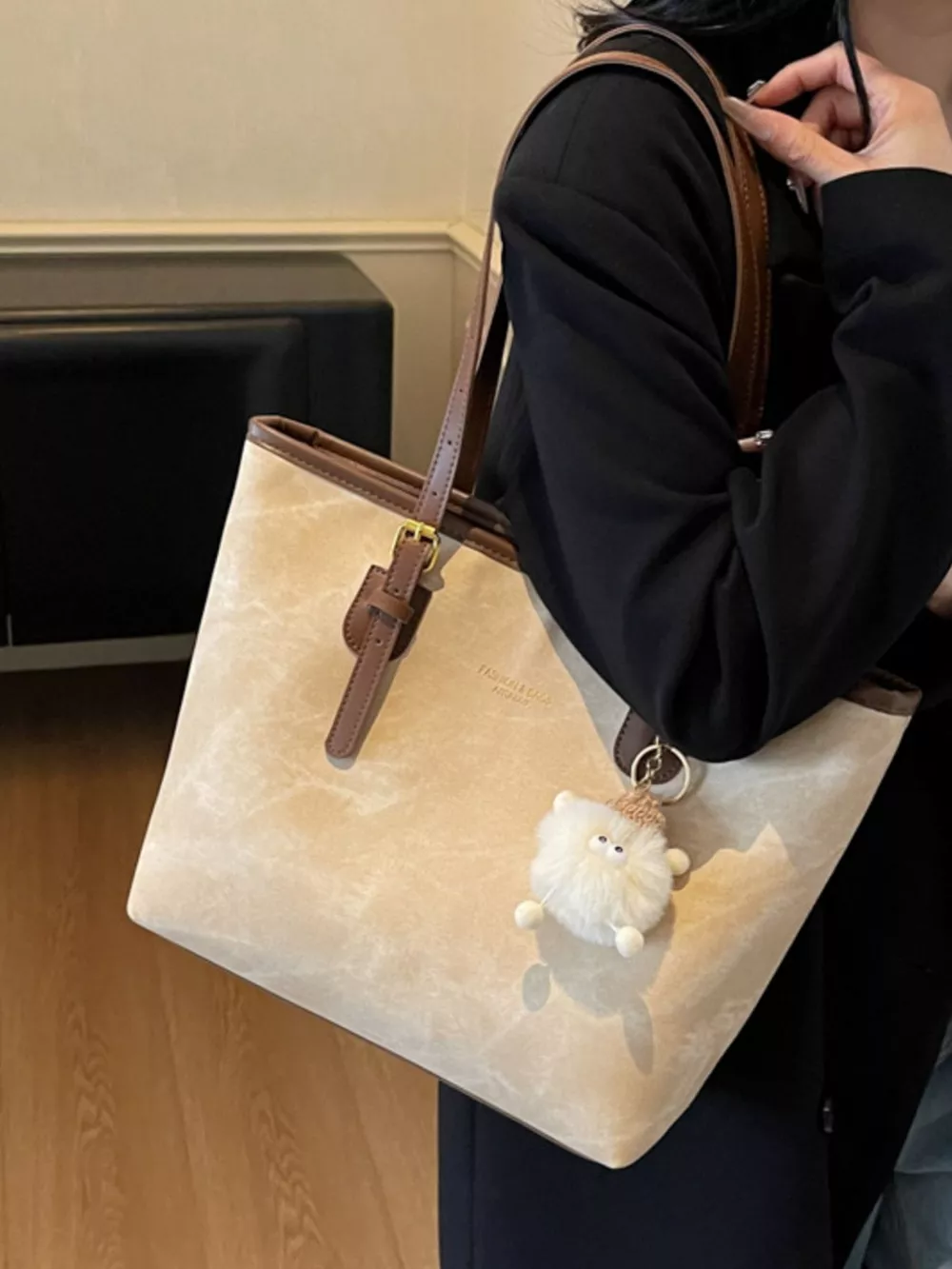 Shoulder Bag with Plush Charm, image 5