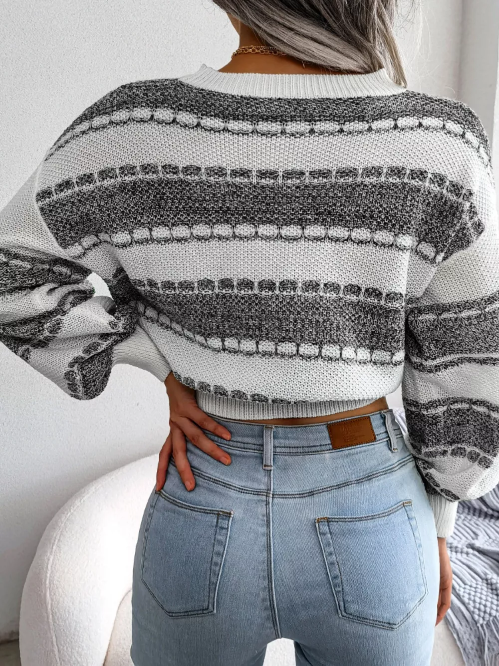 Color Block Round Neck Cropped Sweater, image 8